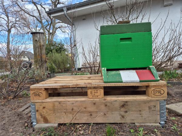 Palettenrahmen als Unterbau