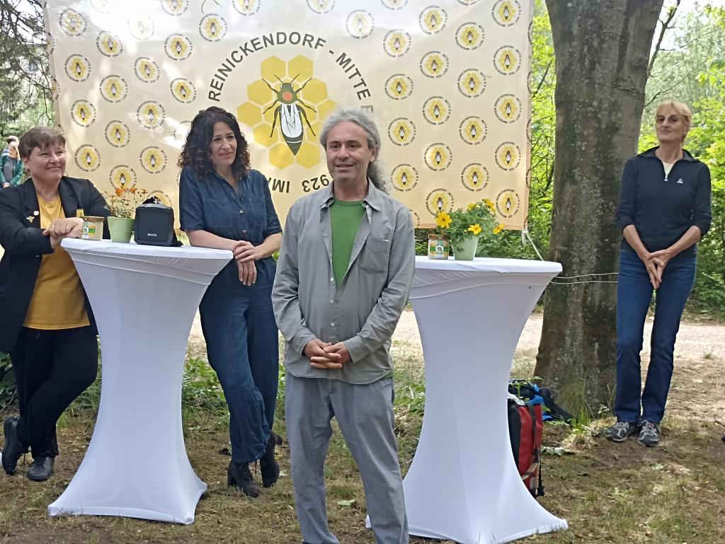 Dr. Turgut Altug, der Vater der Bienenstrategie, berichtet über seinen Erfolg, der dieses Projekt erst möglich machte